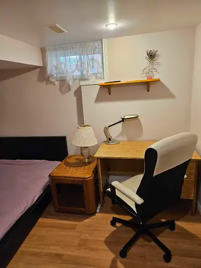 room for rent.      phone number 905-328-9466