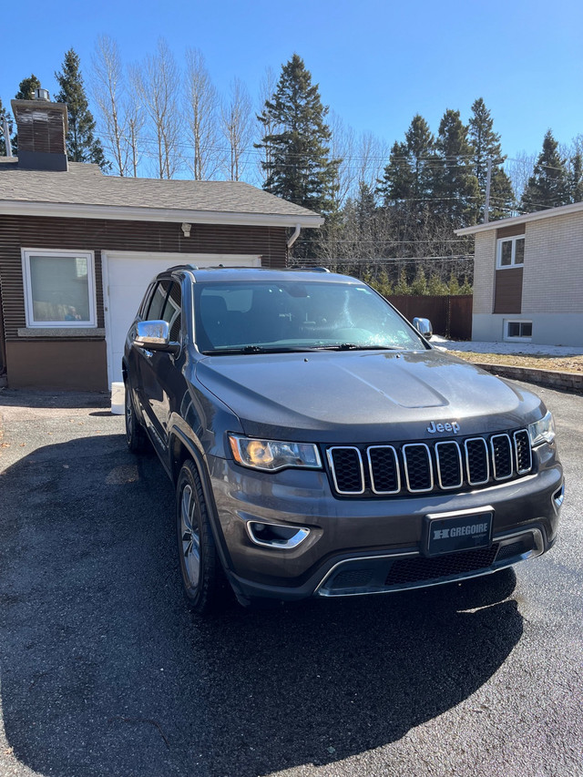 Jeep grand Cherokee 2018 dans Autos et camions  à Saguenay