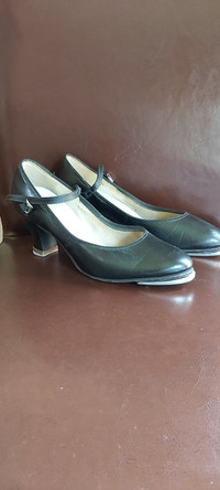 Ladies high heel tap shoes