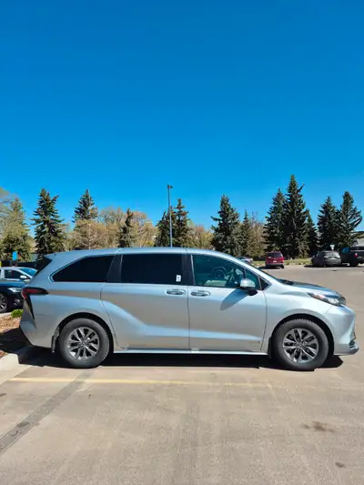 Toyota Sienna 2021 XLE AWD (Hybrid) This Van absolutely like new. 219K km. All services were done on...