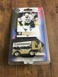 4 2005-2006 Upper Deck Zamboni Hockey Collectables + NFL Cards