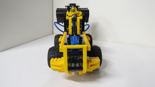 Technic Lego set 1997 Pneumatic Front End Loader 8459 | Toys & Games |  London | Kijiji