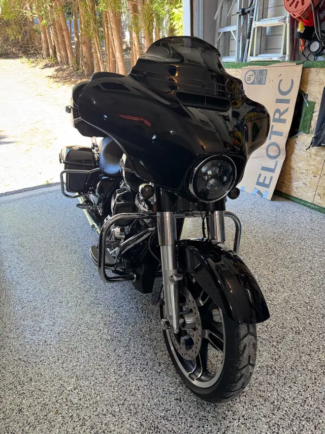 Harley Davidson Streetglide Special 2017 in Touring in Kawartha Lakes - Image 8