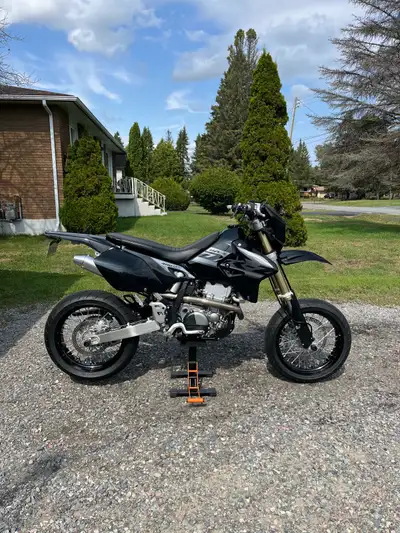 Selling my 2024 DRZ400SM. Bike only has 1000km and will go up as I am still riding it. Bike has some...