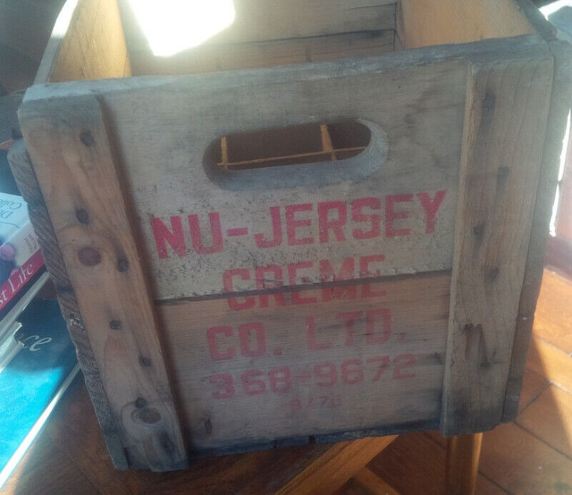 Old Wood Crate: Nu-Jersey Creme Co. Ltd. 229 Manning Ave Toronto in Arts & Collectibles in Stratford - Image 2