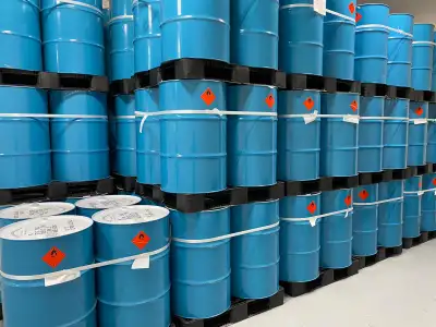 55 Gallon or 208 Litres These drums are Good for putting food stuff, storing water ,shipping worldwi...