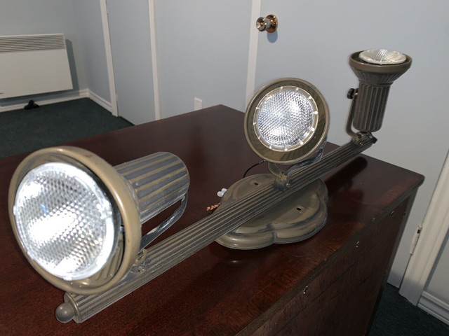 Lumières en métal de style antique à 3 projecteurs. dans Éclairage intérieur et plafonniers  à Victoriaville - Image 4
