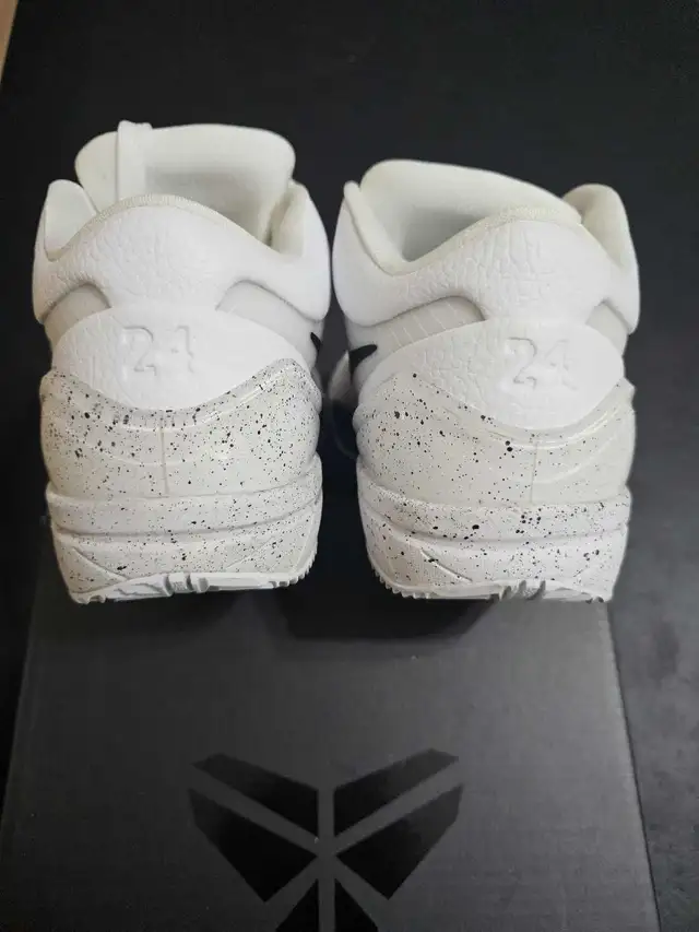 Kobe 4  DeRozan Spurs PE in Men's Shoes in Mississauga / Peel Region - Image 7