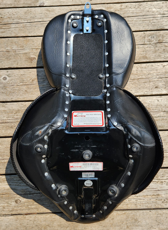 Mustang Wide Touring Seat for Harley-Davidson Softail '84 - '06 in Motorcycle Parts & Accessories in Ottawa - Image 4