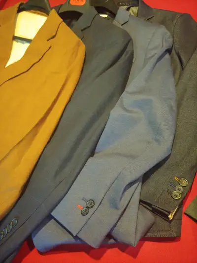 Ask for details Black, Grey, Blue, Terracota, Green 40$ or more each Some luxury brands Linen, Alpac...