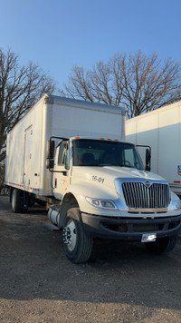 2016 international 4400 straight truck CUMMINS