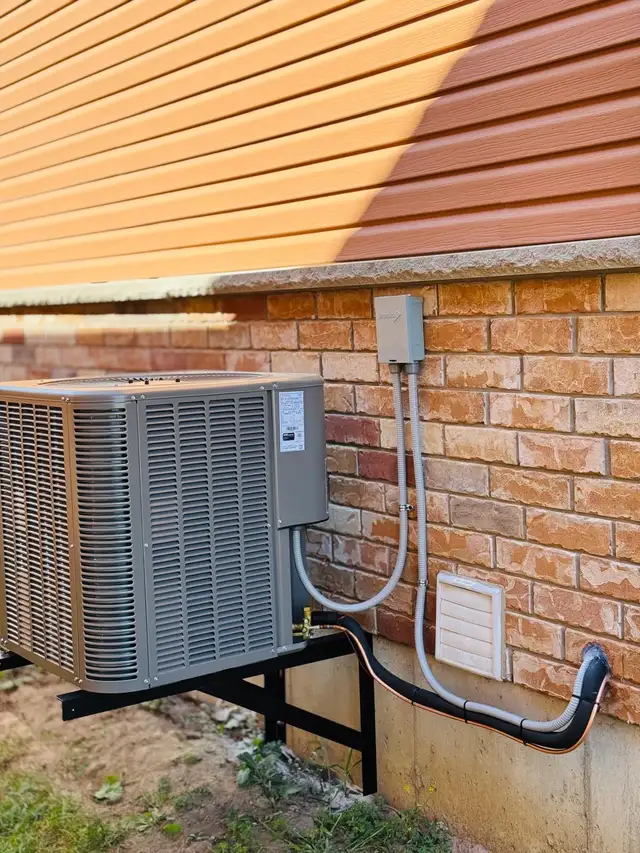 Air conditioner air conditioner air conditioner air conditioner  in Refrigerators in Oakville / Halton Region - Image 4