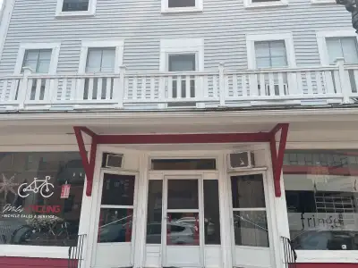 One bedroom apartment heat included in beautiful downtown Charlottetown. Located across from City Ha...