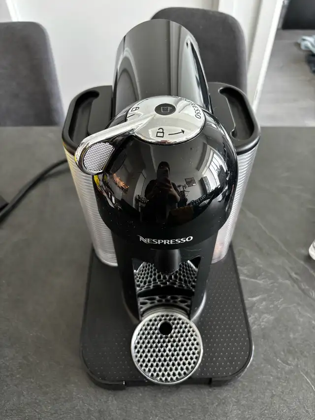 Nespresso Vertuo Machine, Milk Frother, Capsule Drawer+capsules62865712181762122