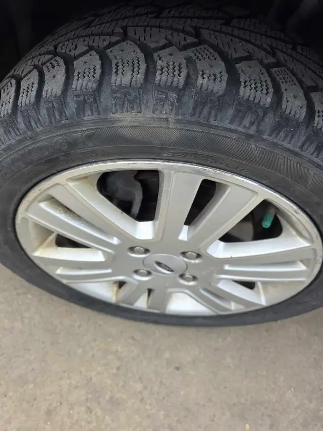 2011 ford focus low milage 460987209960007683