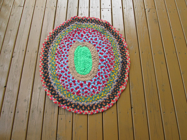 SMALL HAND BRAIDED OVAL RUG in Rugs, Carpets & Runners in New Glasgow - Image 2