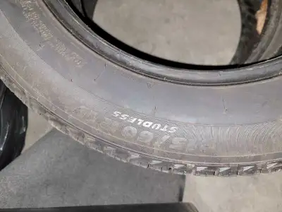 I'm selling a pair of used 225/50R17 tires with a studless design, perfect for winter driving. These...