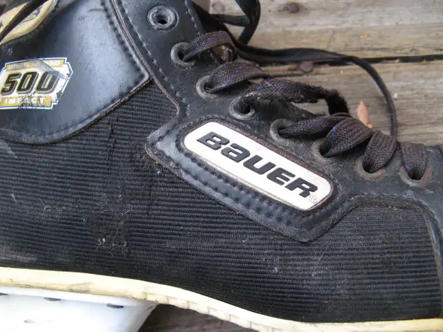 Men's Bauer hockey skates in Skates & Blades in Mississauga / Peel Region - Image 3