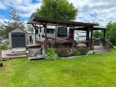 2013 Sabre Fifth Wheel, kept Seasonally at Island RV Park west of Stirling Ontario. PREMIUM CANAL SI...