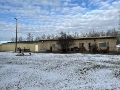 FOR SALE: COUNTRY RESIDENCE WITH INCOME — RV PARK INCLUDED! LOOKING FOR A CHANGE? ONLY 45 MINUTES FR...