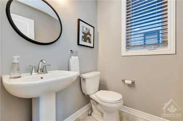 Large Furnished Bedroom - Utilities Included ($900) in Long Term Rentals in Ottawa - Image 10