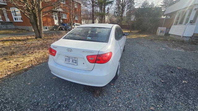 2009 Hyundai Elantra – Pour pièces, projet ou Derby-1490$OBO — photo 4