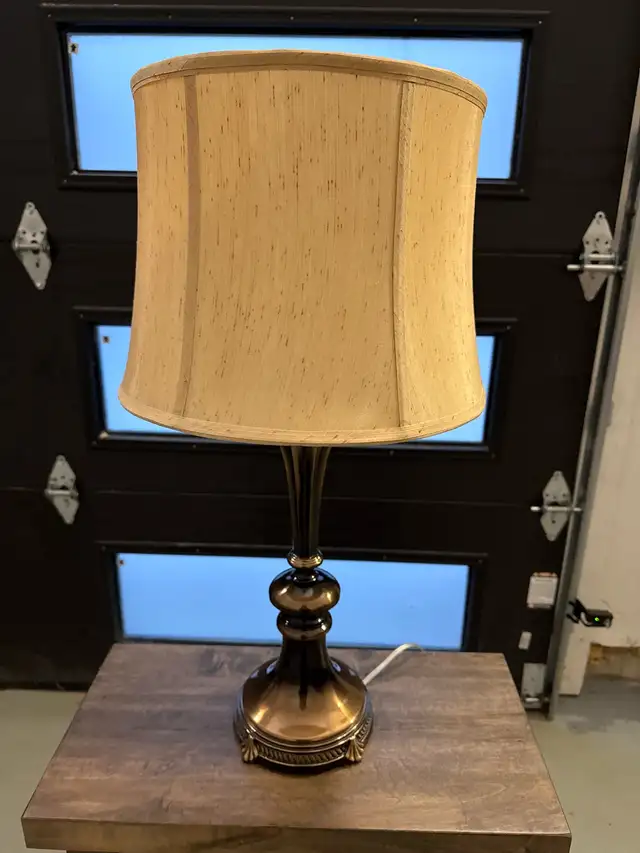 Table Lamp in Indoor Lighting & Fans in Markham / York Region - Image 2