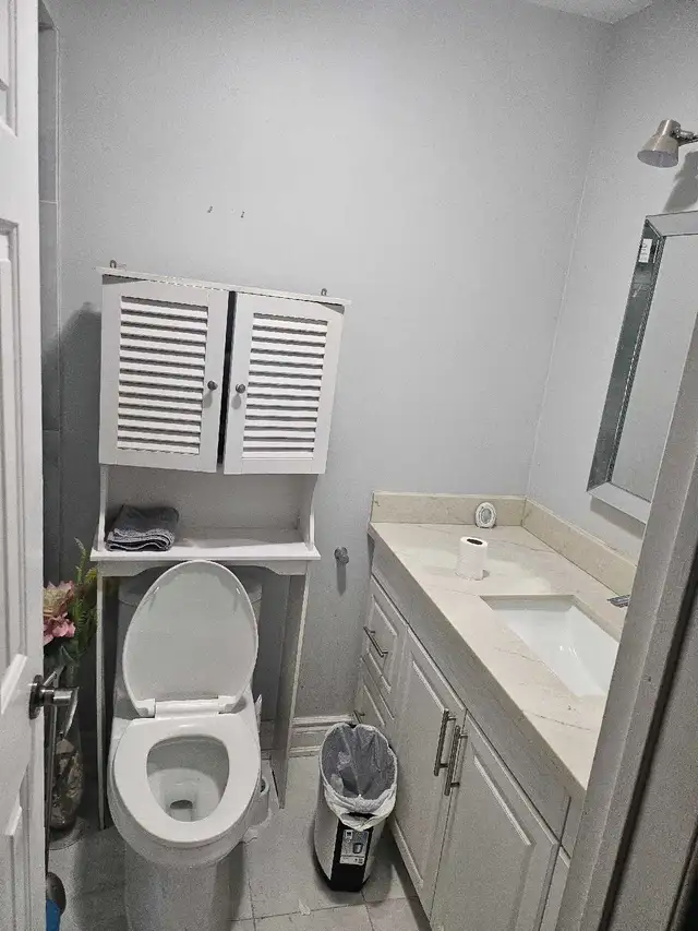 Room for Rent Mississauga  in Room Rentals & Roommates in Mississauga / Peel Region - Image 11