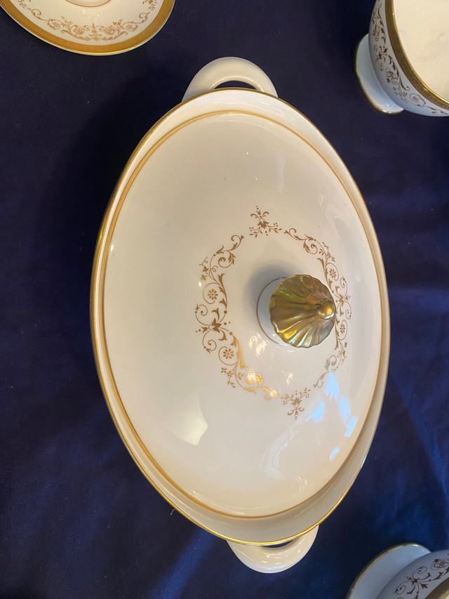 Royal Daulton China - Belmont in Arts & Collectibles in City of Toronto - Image 3