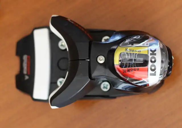 NEW - LOOK PIVOT 14 GW SKI BINDINGS !! in Ski in Penticton - Image 10