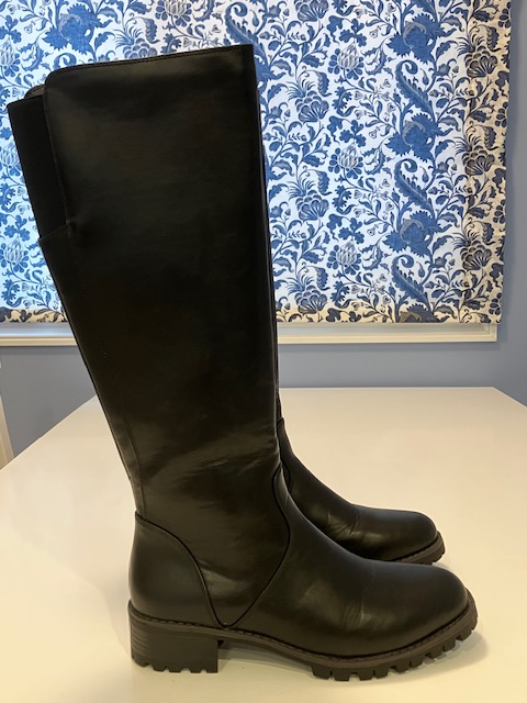 Women's Back Leather High Top Winter boots in Women's - Shoes in Edmonton - Image 3