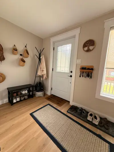 Beautiful, Newly Renovated Home in Guelph’s Charming Ward Neighbourhood - Utilities, Internet and Ca...