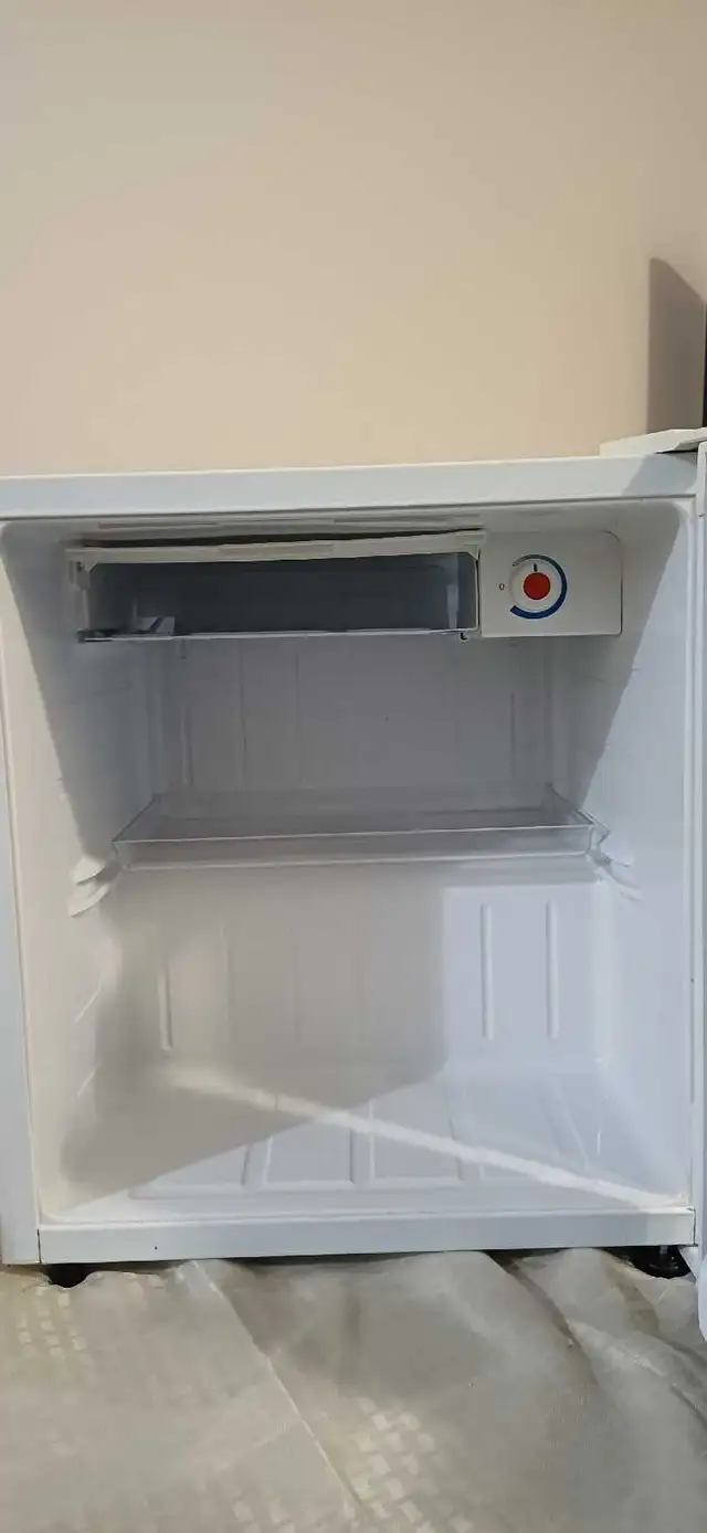 Danby Mini Fridge445588844892672001