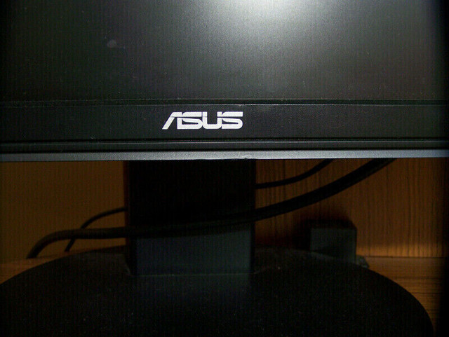 Asus vw228 full hd 1080p in Monitors in Laval / North Shore - Image 3