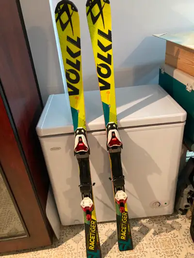 Ski Slalom Volkl 145, View more