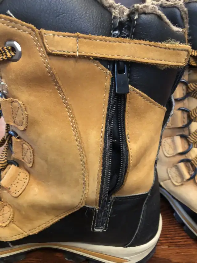 Timberland Chillberg Boots - size 7 youth in Kids & Youth in City of Toronto - Image 6