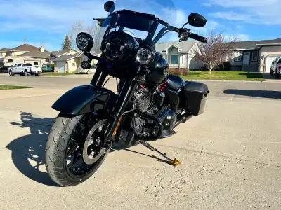 Genuine Harley Accessories include Heater grips, full led lighting, extended floor boards, solo seat...