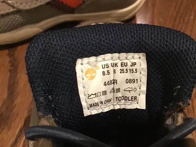  Timberland kids' shoes in size 8.5,  in Kids & Youth in Mississauga / Peel Region - Image 6