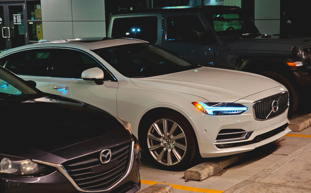 2019 Volvo S90 T6 Inscription AWD – No GST Tax - Low KM in Cars & Trucks in Calgary - Image 4
