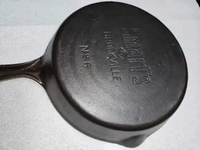 Smart's Brockville No. 6 Cast Iron Pan  - diamond G  -  Logo, View more