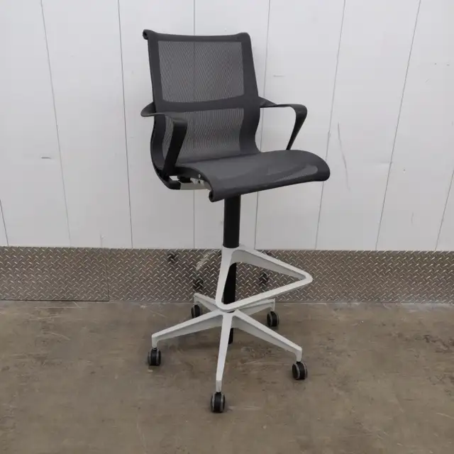 Herman Miller Setu Chair High Stool Work Seating All Mesh K8439 in Chairs & Recliners in City of Toronto - Image 6
