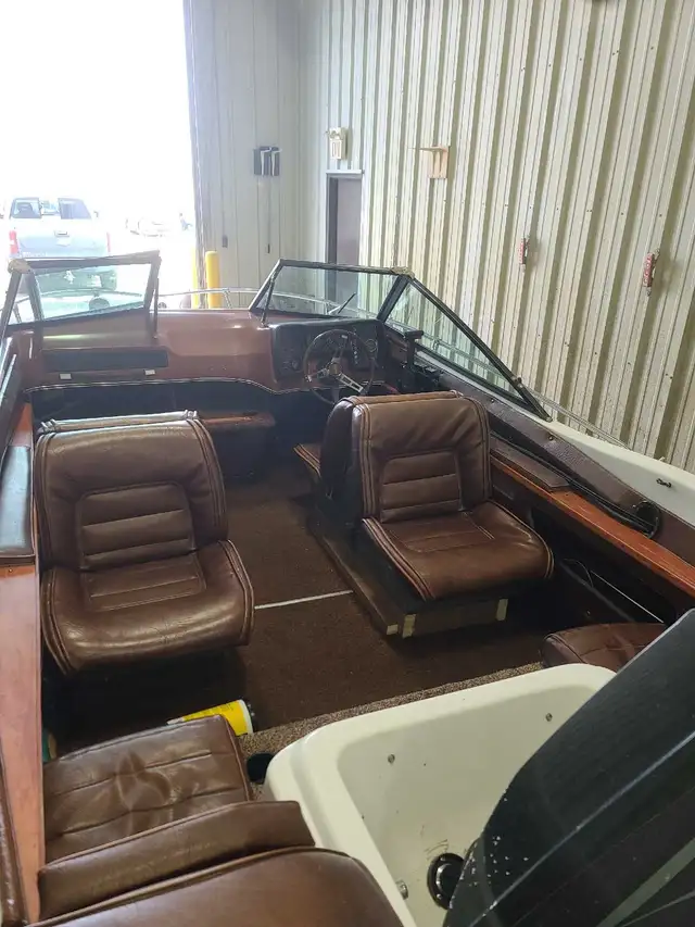  Reinell Boat in Powerboats & Motorboats in Edmonton - Image 4