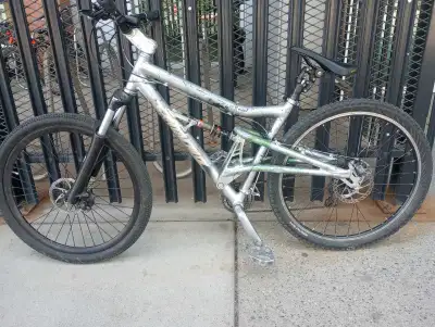 Used Santa Cruz full suspension mountain bike. Fox middle shock , 26 inch tires, disc brakes, Dirt J...