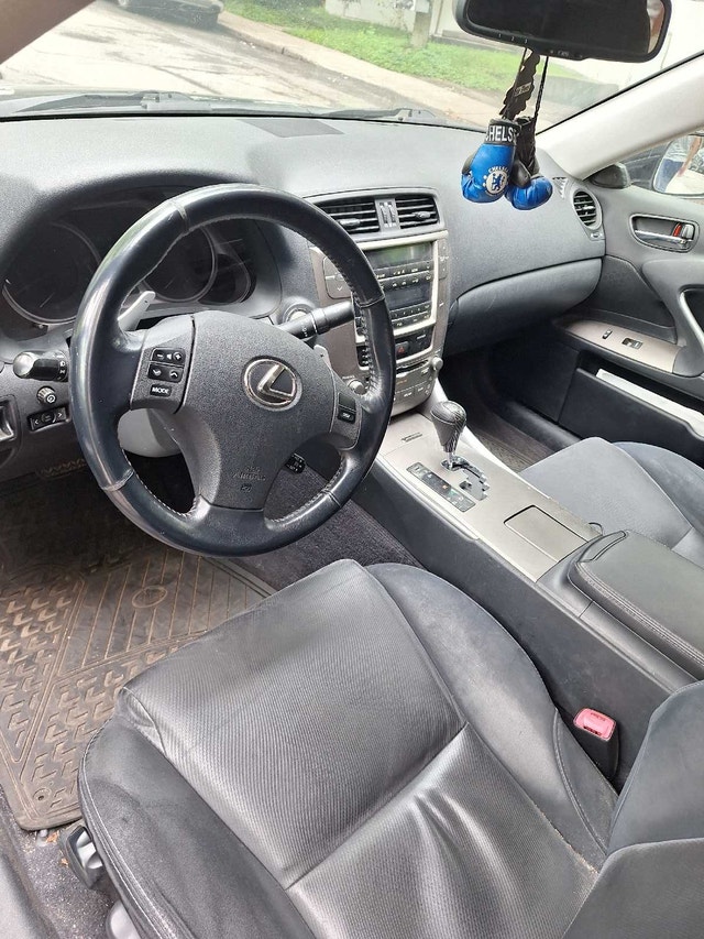 Lexus IS250 rdw — photo 2