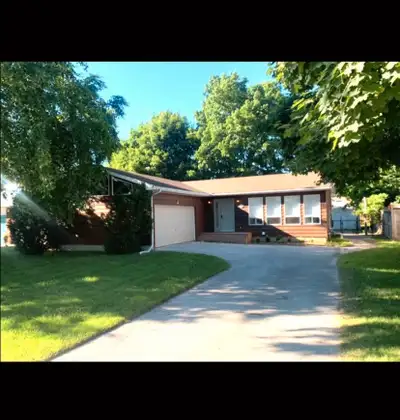 Entire home for rent in Port Elgin! *** Available for September 1st *** Possibly sooner - 3 bedroom,...