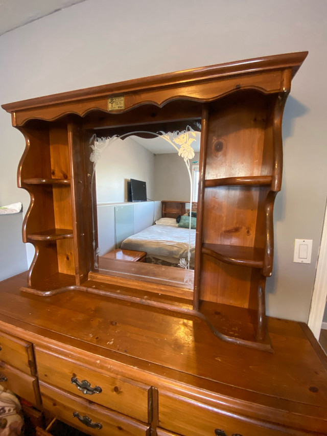 vanity dresser in Dressers & Wardrobes in Edmonton - Image 3