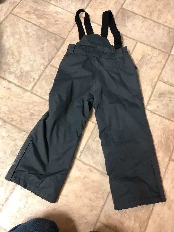 Snowpants in Clothing - 2T in Kitchener / Waterloo - Image 3