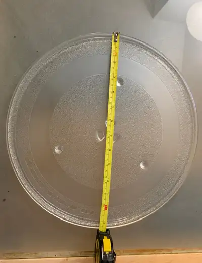 Microwave Glass Turntable Plate / Tray, 34 cm/13.5” in Great condition.$15 Pick at 253 South Park Ro...