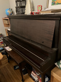 Piano available for free