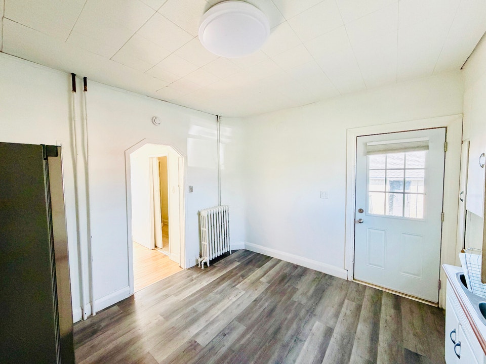 One Bedroom Apartment - Available Now! 3